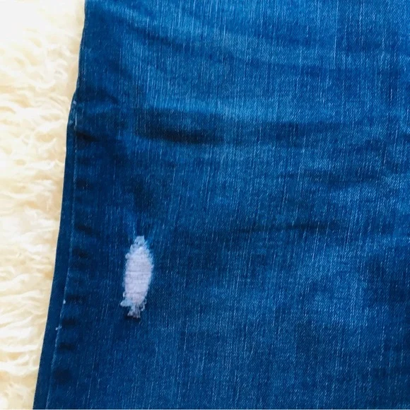 Wrangler’s Distressed Slim Straight Men’s Jeans - Picture 3 of 6